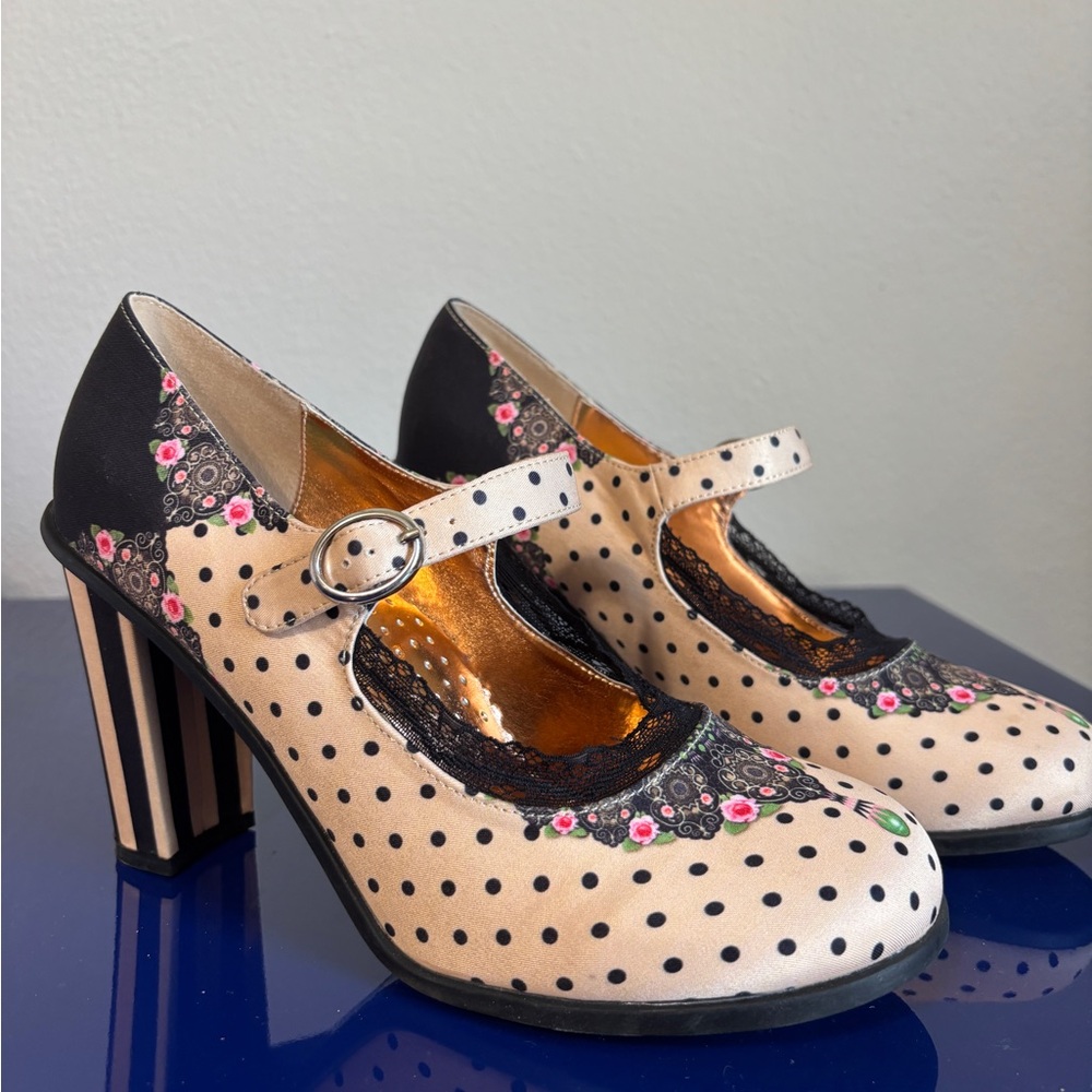 Hot Chocolate Design DORIS Size 9